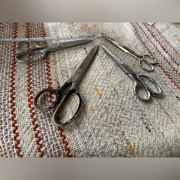 Vintage Scissors (4 Pairs) - Picture 2 of 10